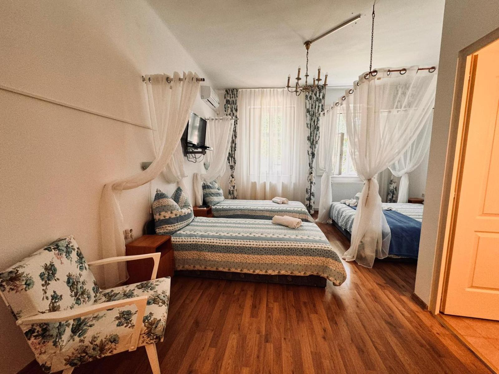 Pensiunea Schwartzy Hotel มาโค ภายนอก รูปภาพ