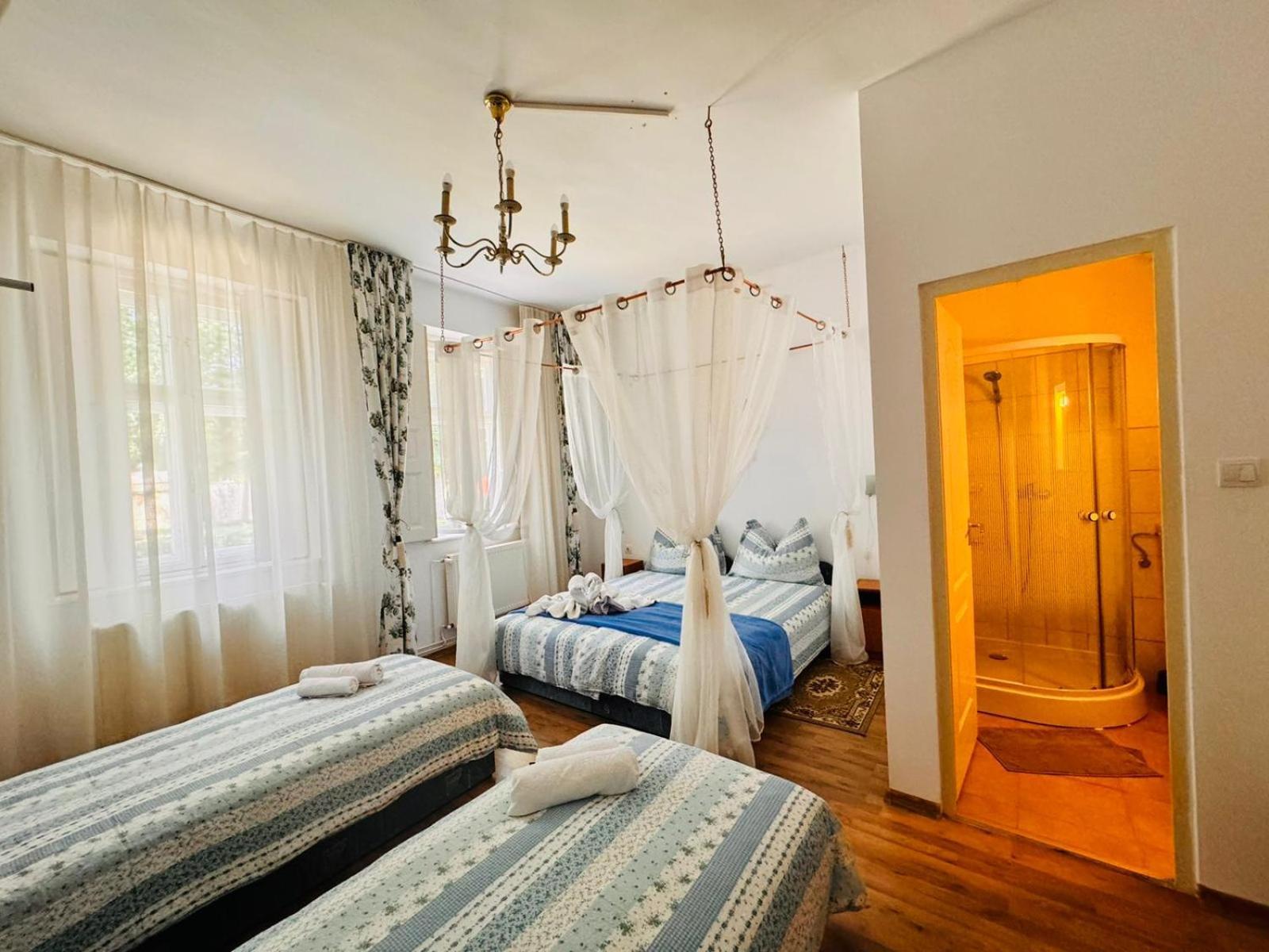 Pensiunea Schwartzy Hotel มาโค ภายนอก รูปภาพ