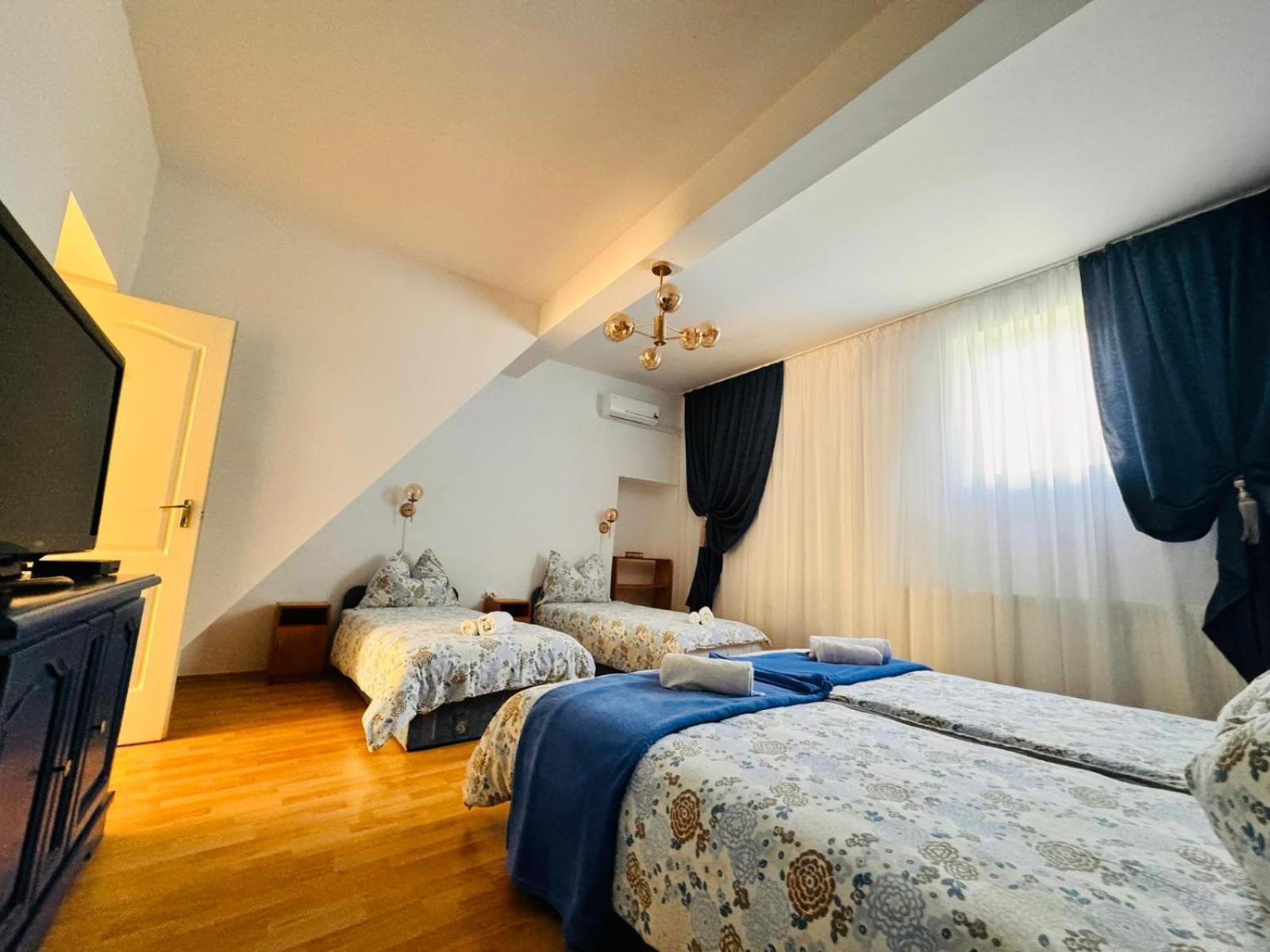 Pensiunea Schwartzy Hotel มาโค ภายนอก รูปภาพ