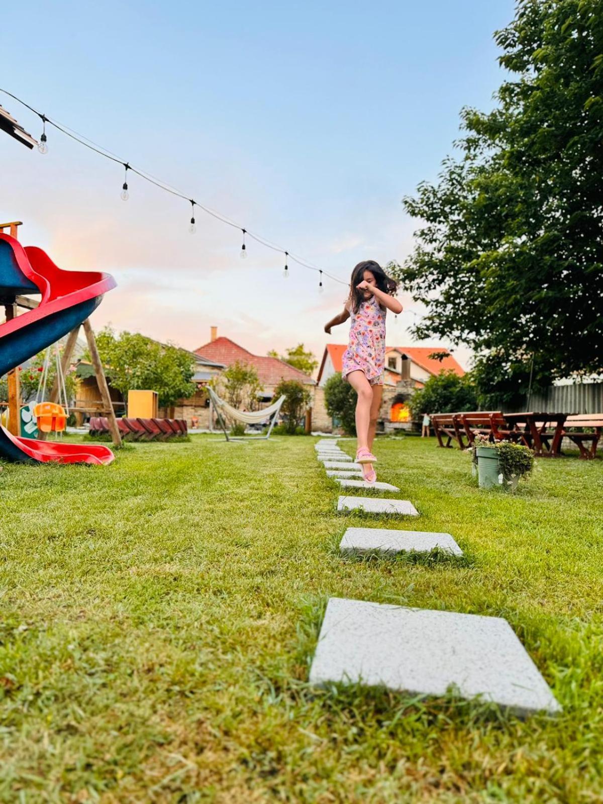Pensiunea Schwartzy Hotel มาโค ภายนอก รูปภาพ